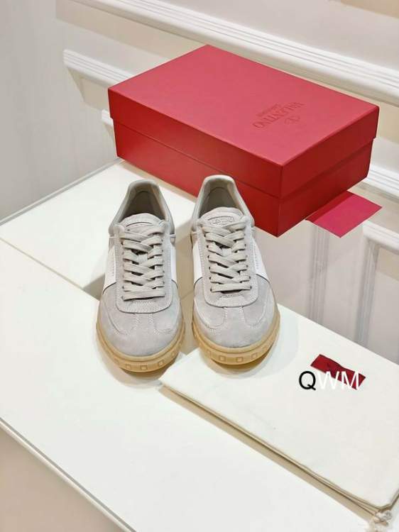 Picture of Valentino Shoes _SKUValentinosz38-455CWM120420077